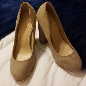 Neutral heels